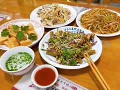 -正宗普宁豆干坊·洪记砂锅粥(红领巾路店)