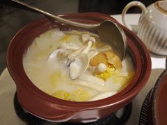 自制鱼汤娃娃菜-狮拾久·现代新加坡料理(壹方城店)