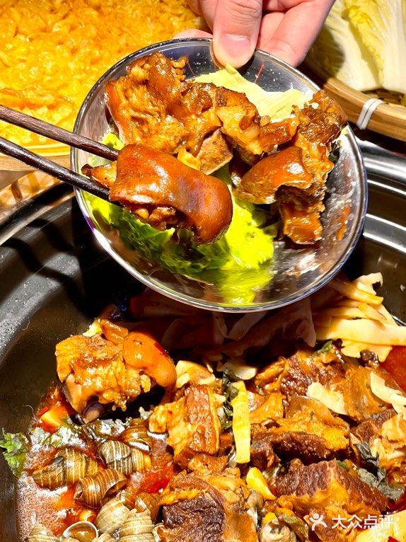 螺蛳粉星人得知人广新开了一家，螺蛳粉火锅！