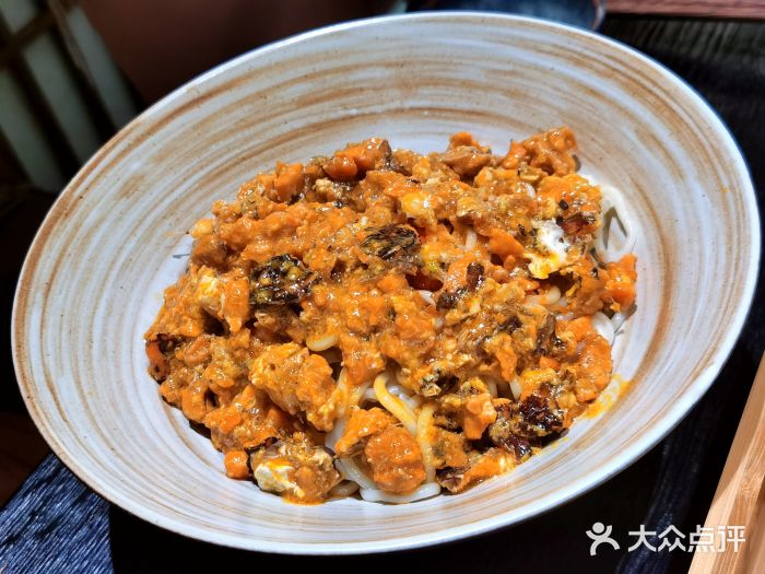 面二蟹黄面图片