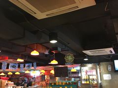 大堂-鲜入围煮花胶鸡海鲜火锅