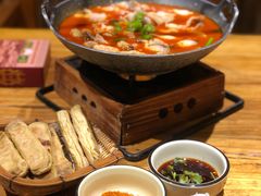 思茅酸汤鱼片-老滇山寨•云南特色菜•地方菜•民族风情歌舞表演(金碧店)