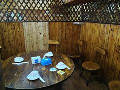 -老东镇啤酒屋海鲜加工·蒸汽海鲜·海鲜烧烤(台东店)