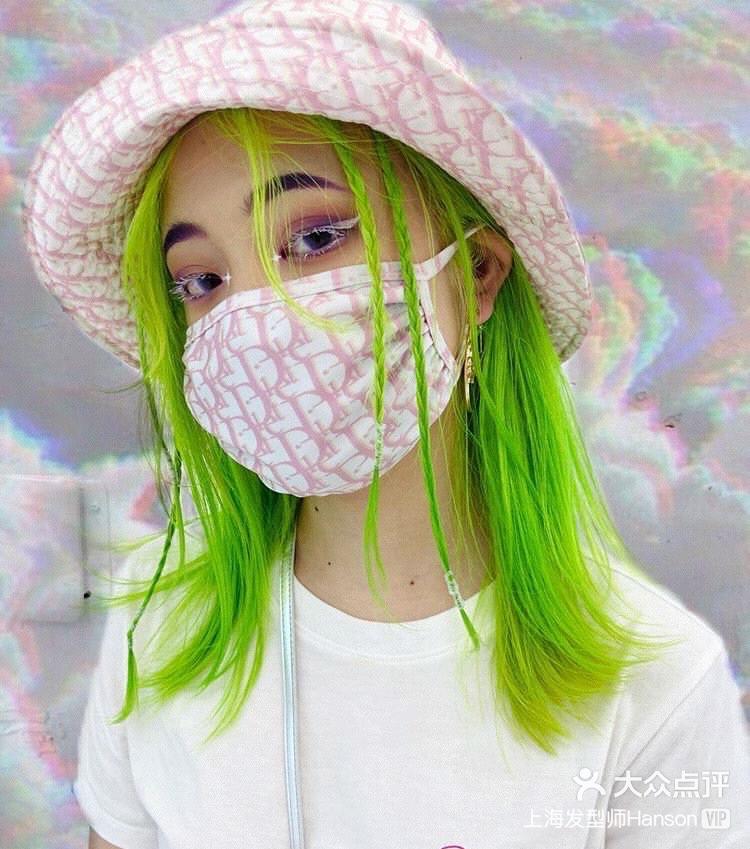 显白显白好看的绿色头发