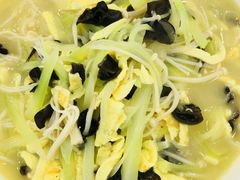 -侬佳蒸菜馆(听潮店)
