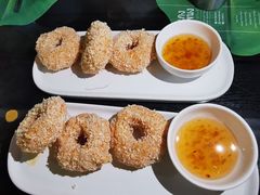 炸虾饼配泰国梅子酱-帕蓝·暹罗料理(大学路店)
