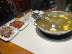 -乡土黄·鲜牛肉火锅·小龙虾(兴业街店)