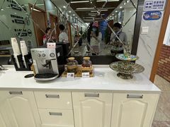 -茂菊口腔连锁(浦东南路店)