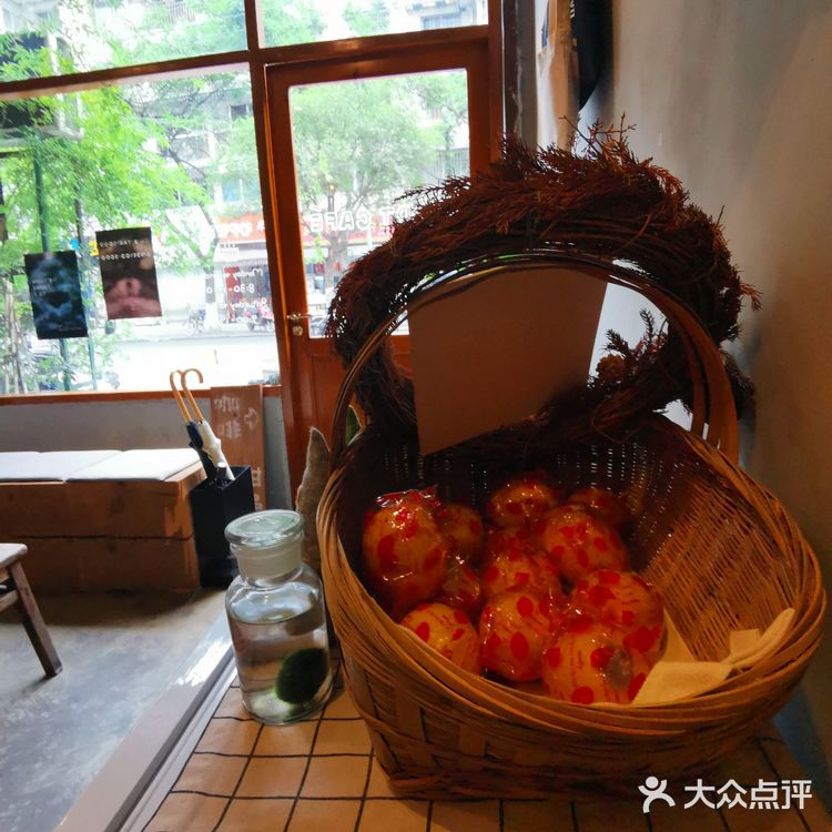 温馨的连锁社区咖啡馆