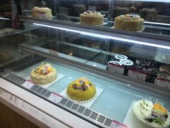 面包甜点陈列柜-皇家美孚·蛋糕外送(东部佳世客店)