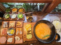 -银米·云南传统过桥米线(双廊黑金冠店)