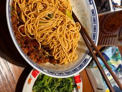招牌辣肉干拌面-辣肉面大王(天平路店)