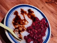 红豆稀饭-泥糊破店小酒馆·团建聚餐(南京西路店)