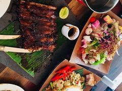 烤肋排-Naughty Nuri’s Phuket