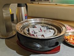 -围炉肉舍•炭烤活鳗•丹东海鲜烤肉(步行街店)