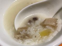 -张家卫·阳江菜·小海鲜(肥婆湾桥店)