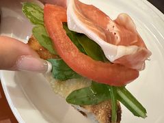 -卡佩罗意大利餐厅及酒吧Al Cappello Trattoria