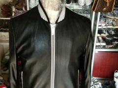 -京伟修鞋洗鞋奢侈品皮具护理店