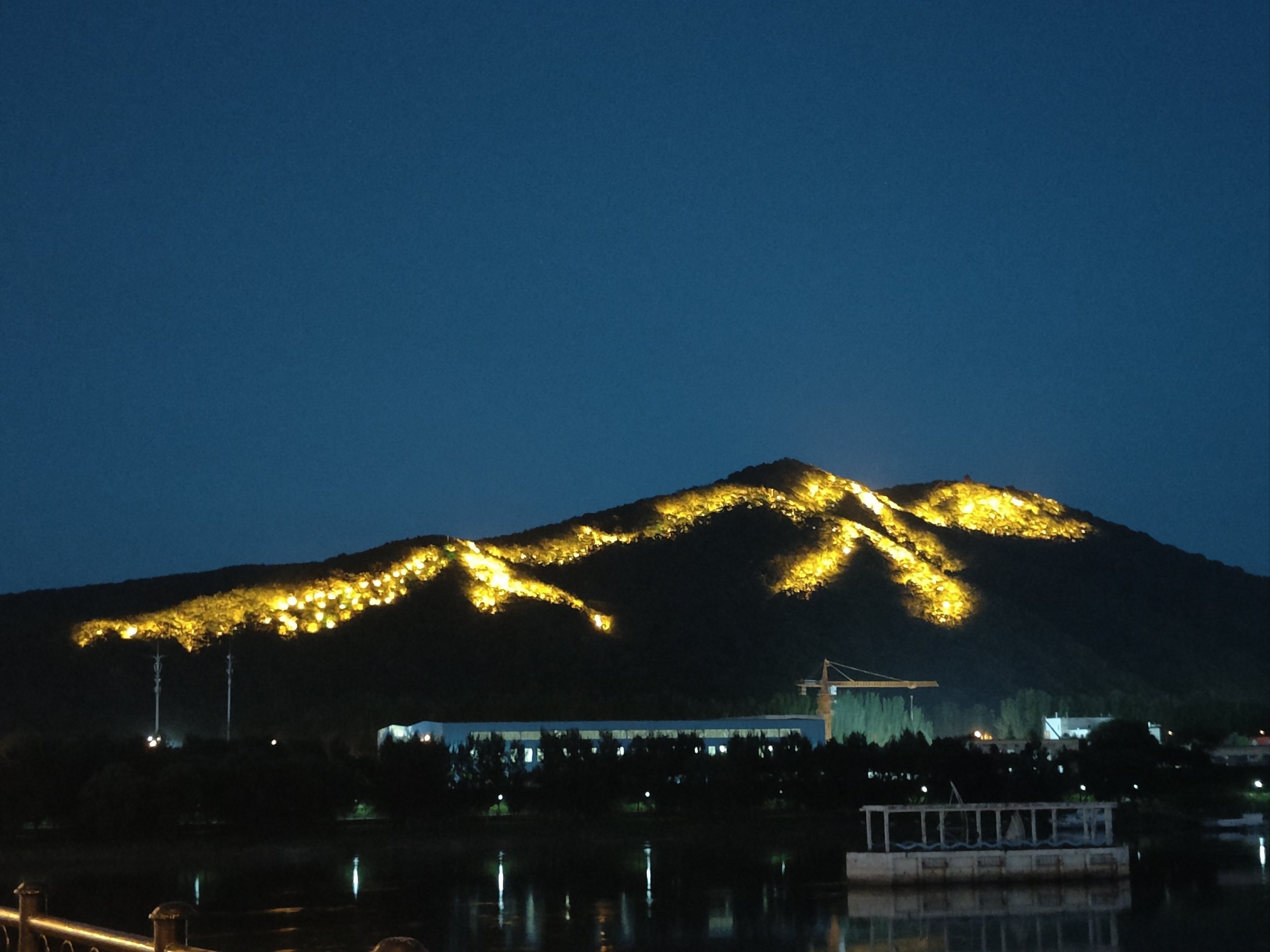 吉林市龙潭山夜景图片图片