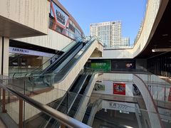 -瑞尔齿科(上海长风大悦城店)