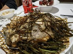 葱烤鸦片鱼头-新吉士·上海菜(浦东LCM置汇旭辉店)