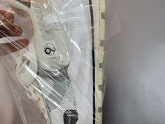 -京伟修鞋洗鞋奢侈品皮具护理店