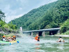 -仙人谷漂流景区