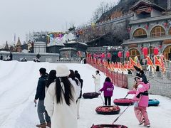 -采薇庄园四季滑雪场