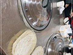 -粘豆包柴火铁锅炖