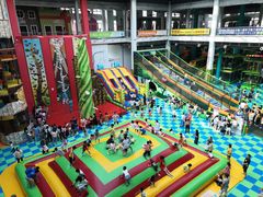 -蒙特利亲子乐园