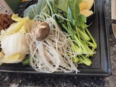 -一席地·本地鸡窝·杭帮鸡火锅(萧山银隆百货店)