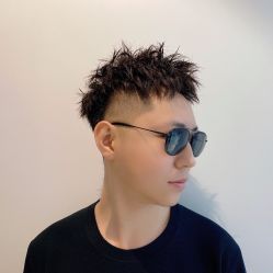 -BULB STUDIO 巴柏明星发型工作室