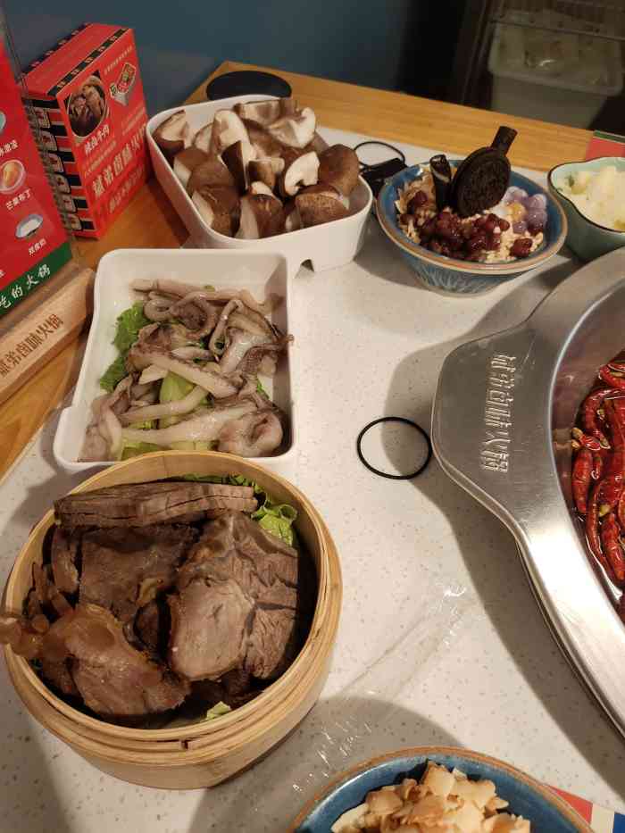 斌弟火锅(楚河汉街店)-"斌弟卤味火锅,里面有非常好吃的卤味!地.