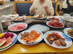 -锤头鲨毛肚海鲜烤肉自助餐厅(国购广场店)
