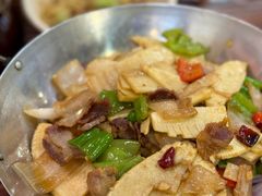 嫩新笋烧腊肉-刘师父老汉口江湖菜(蔡锷路店)