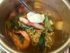 辛拉面-马路牙子地桌烤肉(工体店)