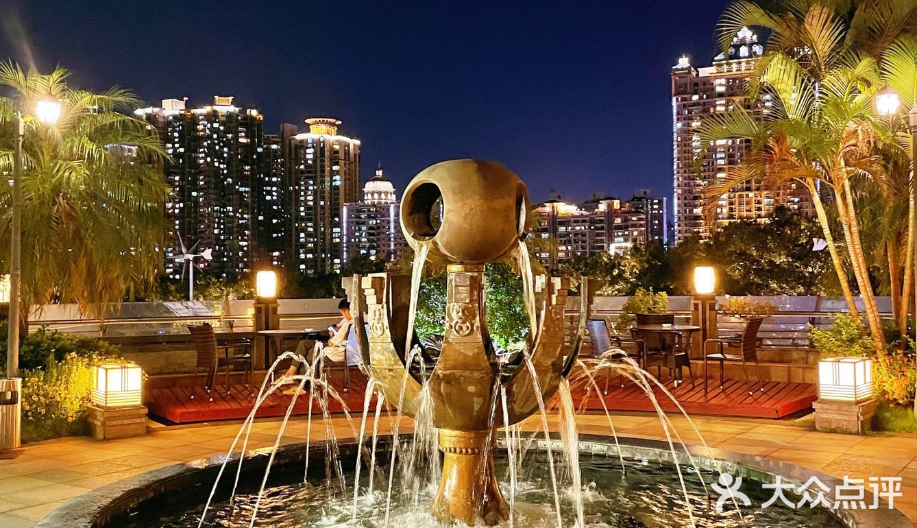 二沙岛美食地标～国家级五钻酒家，坐拥一线江景。