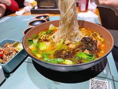 肥肠米线-八月美食小馆(银泰城总店)