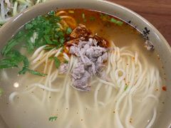 -亮亮面馆(经六路店)