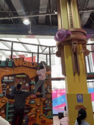 -欧酷世界动力星球(王府井奥莱UP TOWN店)