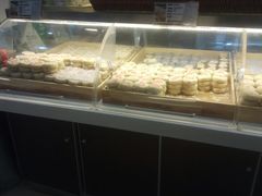 面包甜点陈列柜-清真全盛斋传统糕点(许士庙店)