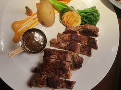 -卡普里披萨·牛扒·下午茶