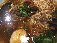精品红烧牛腩面-哇蛙牛功夫面渝都料理(龙阳广场店)