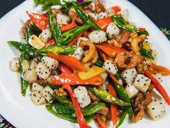 月亮眼西餐厅火龙果小炒肉-月亮眼花园餐厅书吧酒吧