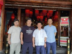 -老滇山寨•云南特色菜•地方菜•民族风情歌舞表演(金碧店)