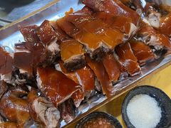 东方四更烤乳猪（1.5斤）-东方之猪四更烤乳猪(金垦总店)