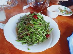 -临江餐馆二楼美食部落
