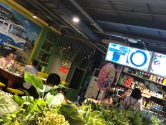 -钢管厂五区小郡肝串串香(奥克斯广场锦城万达店)