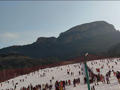 -济南卧虎山滑雪场