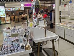 -目上眼镜·蔡司依视路授权(青浦宝龙店)